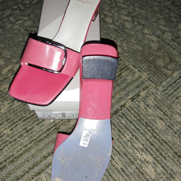 Pink rose Anne Klein sandal - Picture 4 of 5